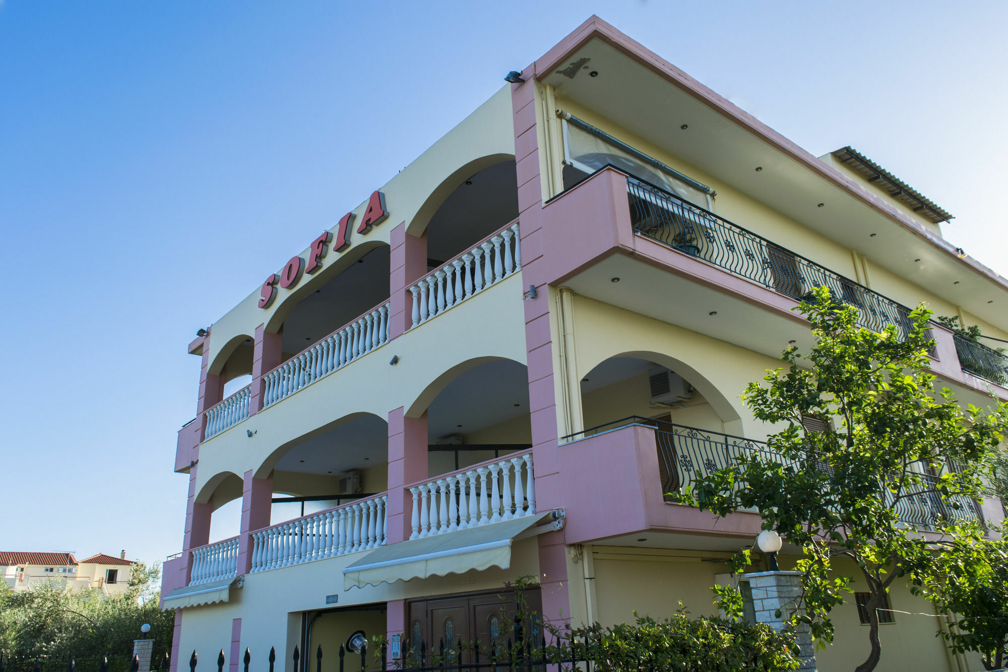 Sofia Apartments Mavrovoúnion Exterior foto